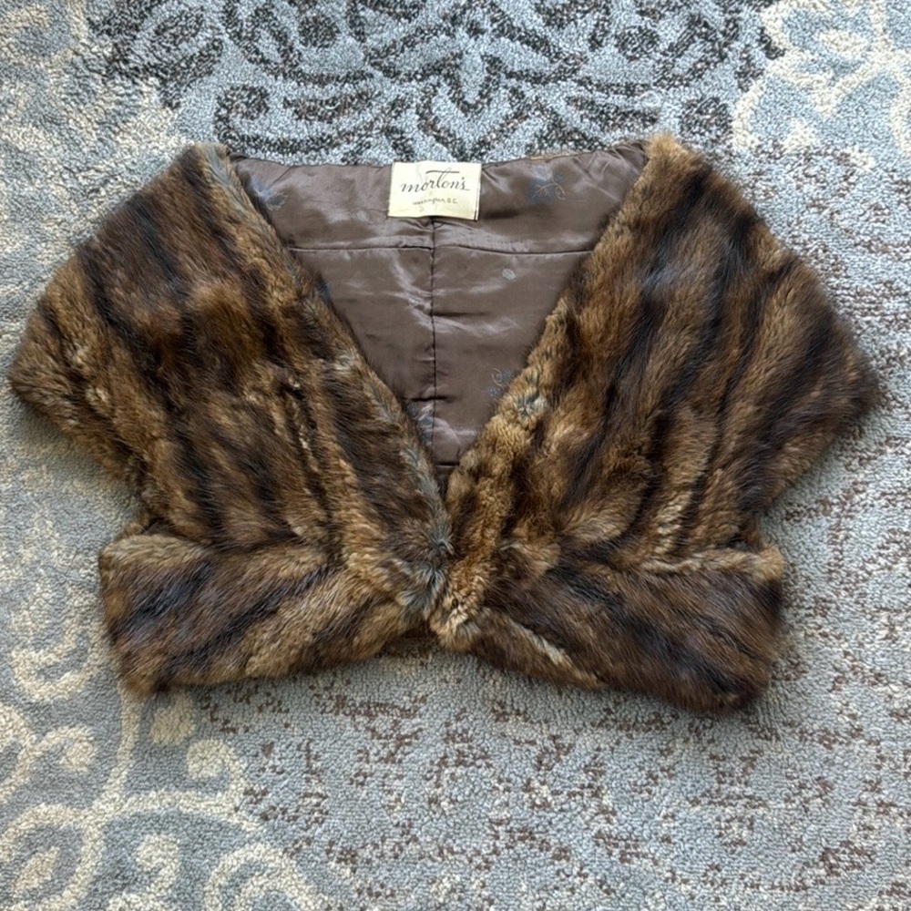 Vintage Morton’s of Washington D.C. Muskrat Fur Stole Brown